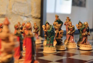 never-Chess-Set-Horiz