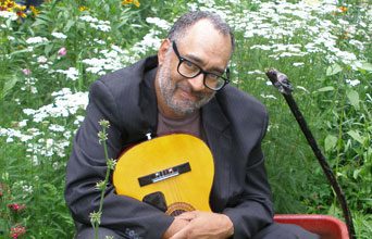 Vance Gilbert Performs Music on Malphrus