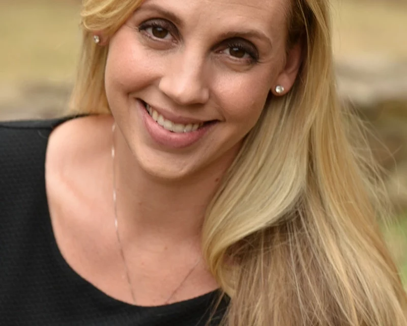 Bestseller Colleen Oakley at Rhett House Inn